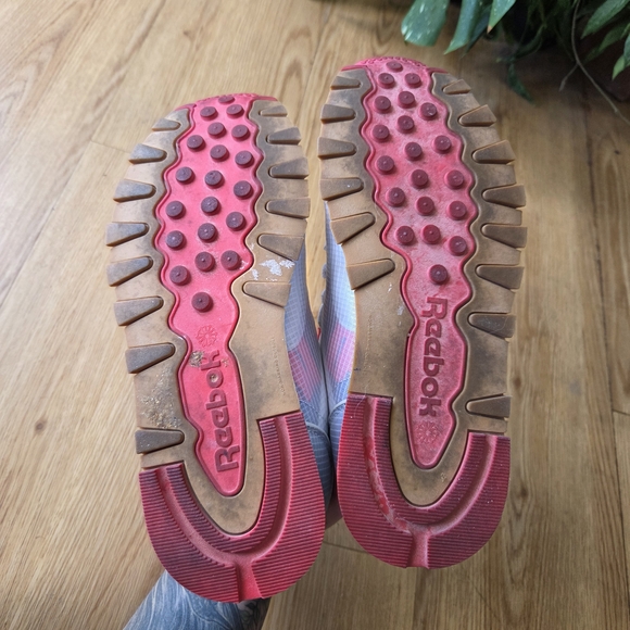 Reebok White and Red Athletic Shoes - Picture 6 of 8